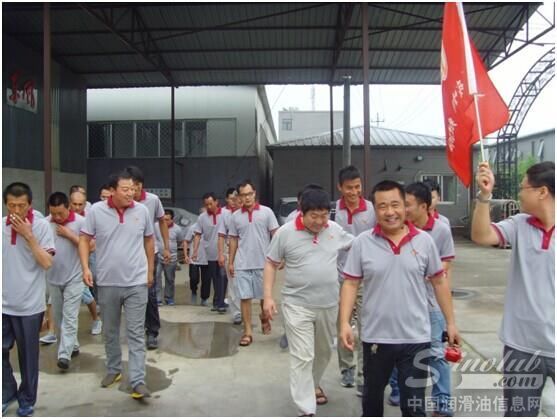 中华润滑油山东客户组团参观中华总部