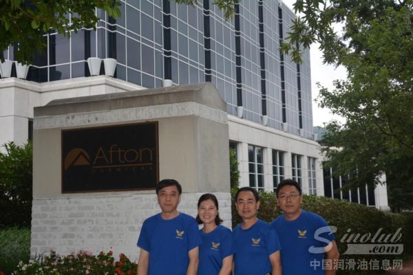 深圳市巨龙腾实业发展有限公司员工