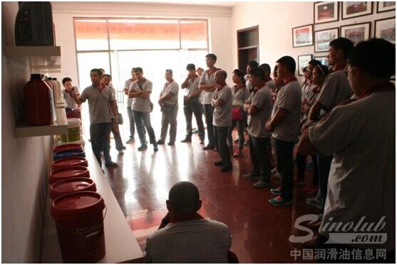 内蒙古赤峰经销商组团参访中华北京工厂