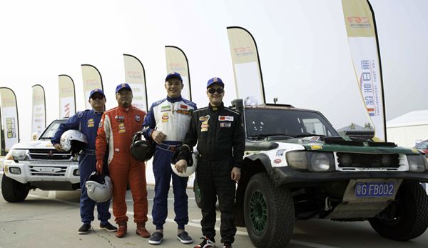 联袂车坛冠军组合 美国突破润滑油竞逐2014中国大越野
