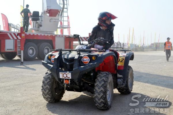 新蜂女子车队参赛车辆