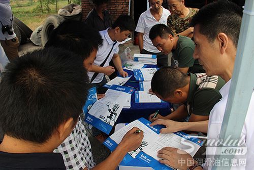 2014年雪佛龙-德乐卡车全国巡展走进四川广安