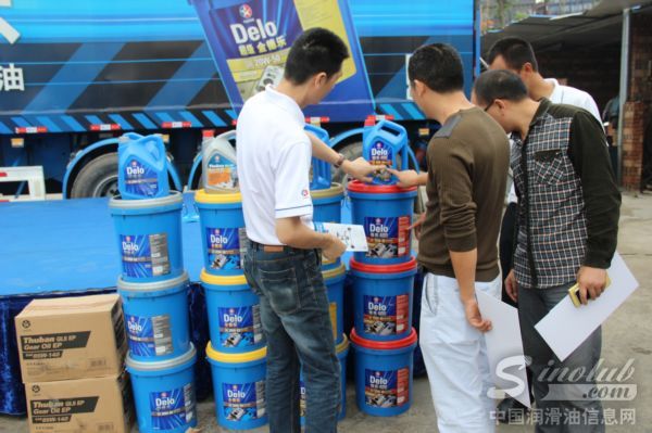 2014年雪佛龙-德乐卡车全国巡展走进四川宜宾