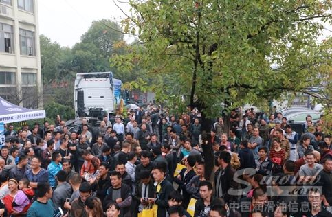 中国重汽汕德卡-2014体验式互动路演