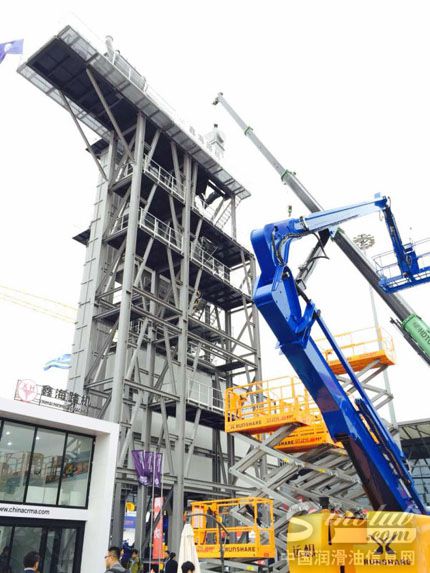 bauma China 2014今天在雨中精彩开幕