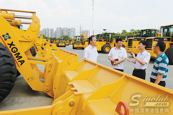 长城润滑油客户行采访团队走进行业龙头企业