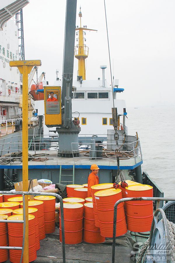 长城润滑油客户行采访团队走进行业龙头企业