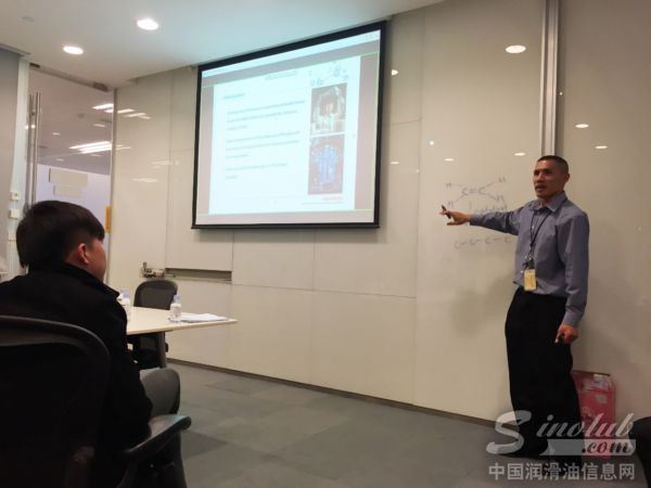 化学化工学院“走出校门，走近美孚”交流活动促新生了解学科与专业