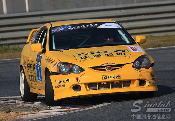 西铁古助创更快圈速 佳通车队告别2014赛季