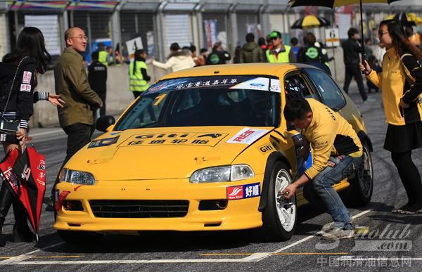 西铁古助创更快圈速 佳通车队告别2014赛季