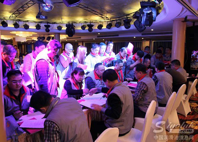 图5：2015年中华润滑油总经销商协议签署现场