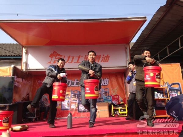 力士润滑油路演车舞台