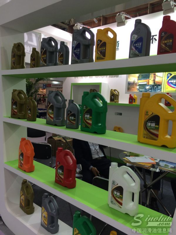 2015武汉全国汽配会展台风采：龙蟠润滑油