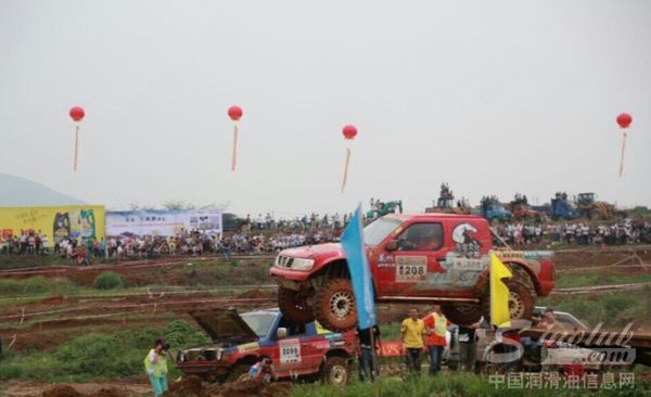 鲁克润滑油助力“两岸四地场地汽车越野挑战赛”圆满落幕!
