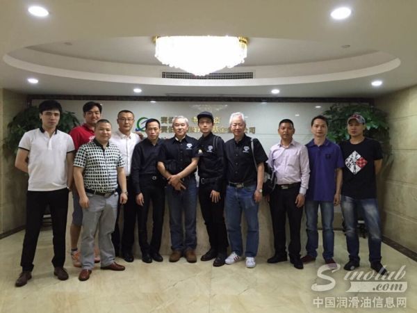 尹博洲先生与神盾团队、终端代表合影留念