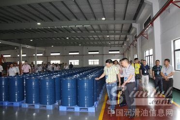 金美合润滑油生产线