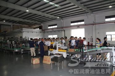 金美合润滑油生产线