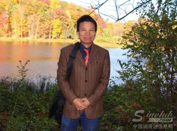 厦门大学经济学系副教授丁长发