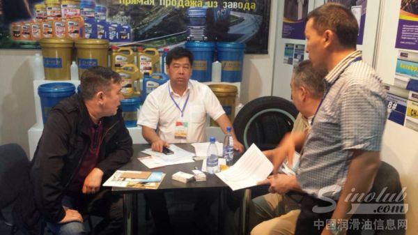 金雪驰参展第十三届哈萨克斯坦—中国商品展览会,首日斩获多