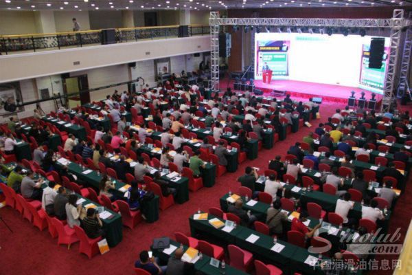 东风嘉实多华丽亮相发动机冷却液技术论坛