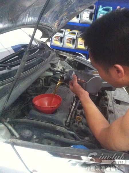 车主当场购买并体验力士产品