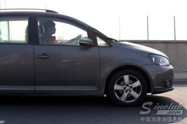 路博润在上海城市工况下进行针对TGDI发动机油的行车试验