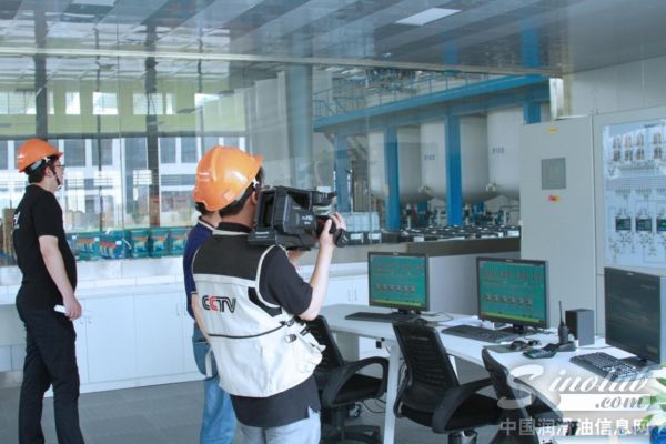 摄影师记录康力博自动调油系统工作流程