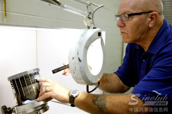 引擎拆解测试现场