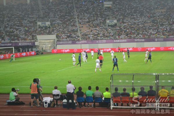 皇马(白色球衣)对阵国际米兰