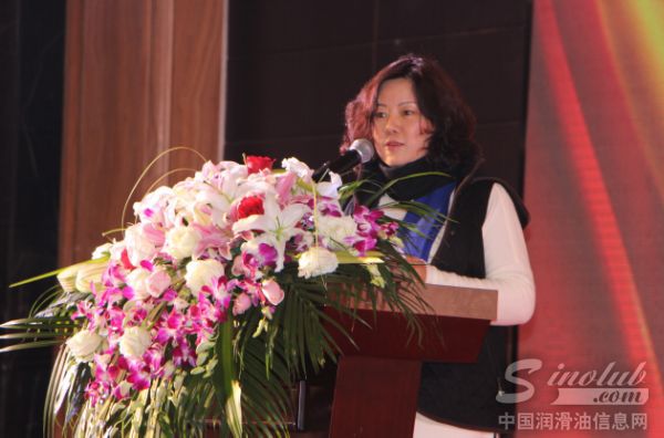高科石化重大终端用户代表上海宝钢集团总经理张文华女士